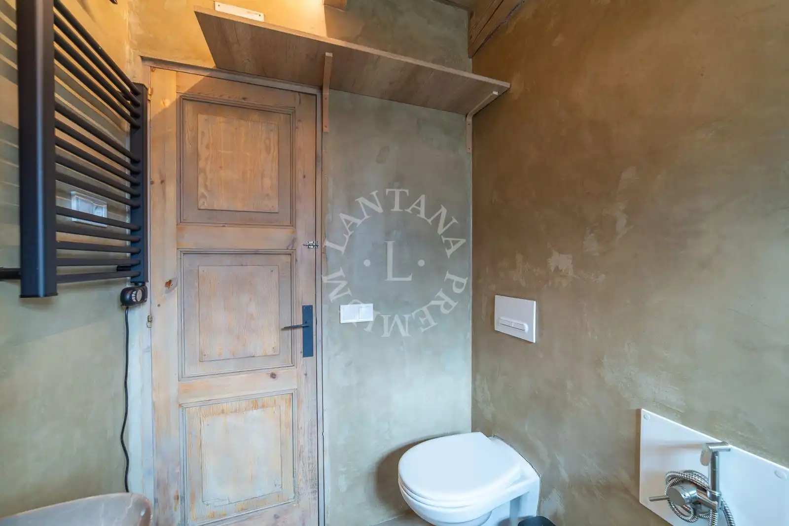 Bathroom of Flat for sale in Naut Aran  with Heating and Storage room