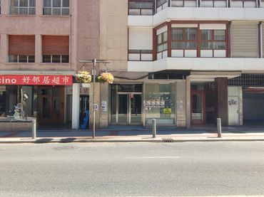 Business premises for sale in Francia Kalea 16