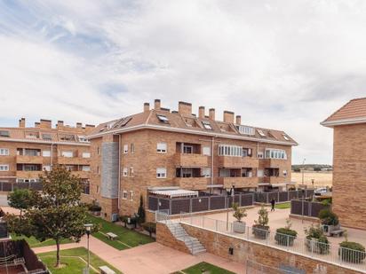 Vista exterior de Àtic en venda en Collado Villalba amb Terrassa i Balcó