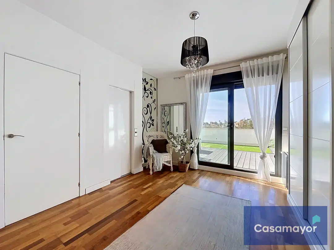 Dormitori de Casa o xalet en venda en Alicante / Alacant amb Aire condicionat, Calefacció i Jardí privat