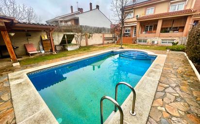 Swimming pool of House or chalet for sale in Alcalá de Henares  with Air Conditioner, Heating and Private garden