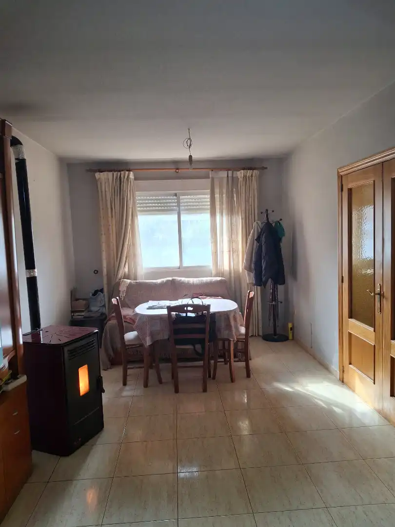 Comedor de Casa adosada en venta en La Puebla de Almoradiel con Calefacción, Jardín privado y Amueblado