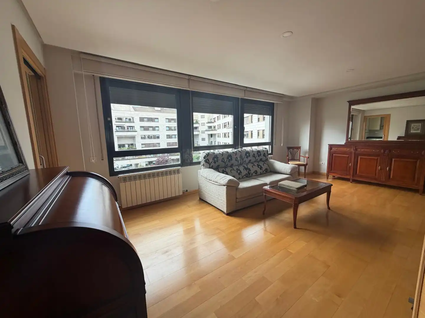 Sala de estar de Piso en venta en  Logroño con Calefacción, Parquet y Terraza