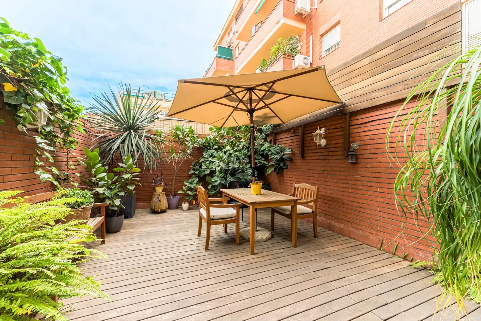 Terrace of Flat for sale in  Barcelona Capital  with Air Conditioner, Heating and Private garden