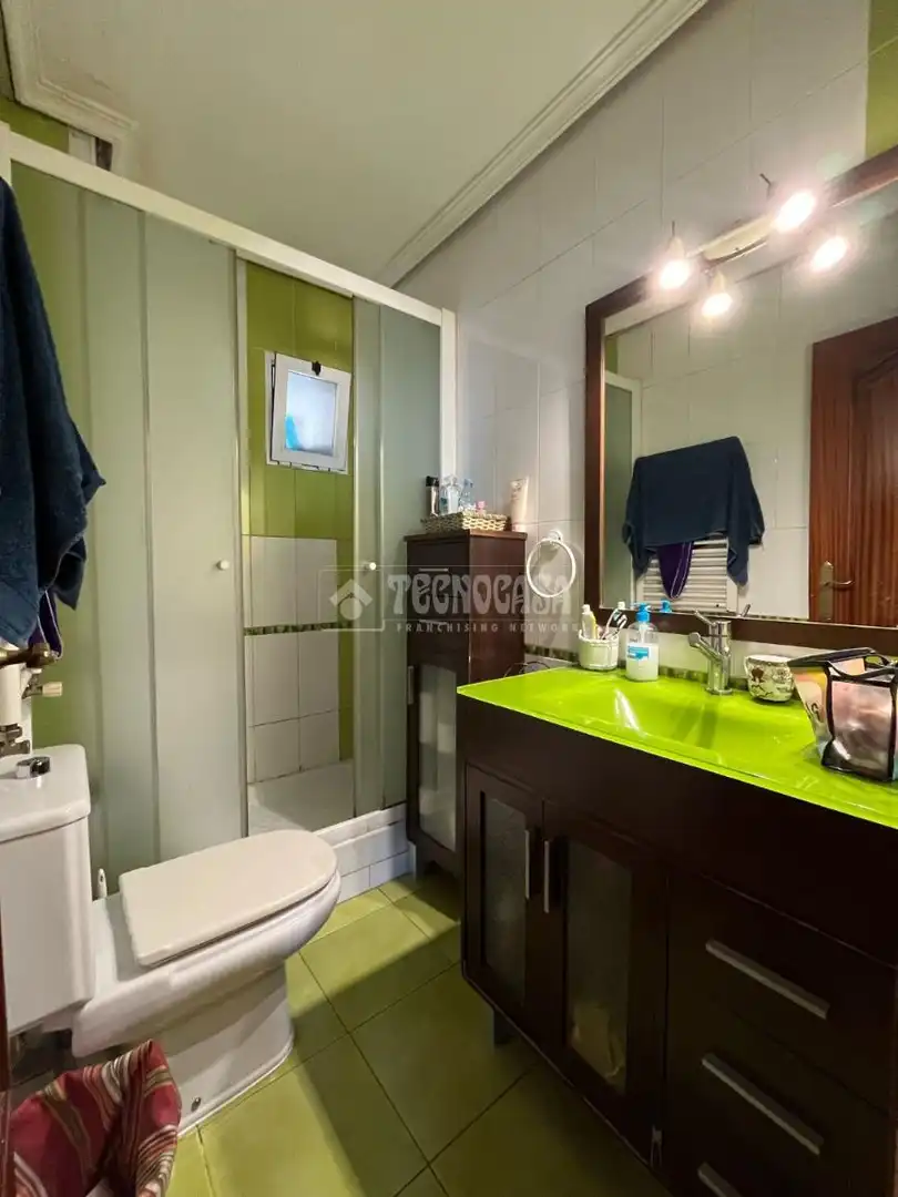 Baño de Piso en venta en Alcalá de Henares con Calefacción y Balcón