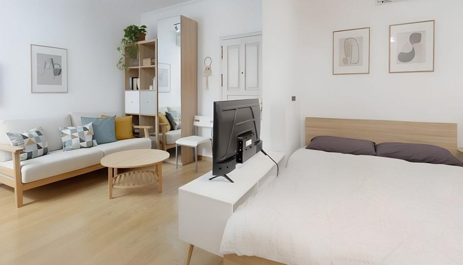 Photo 1 of Flat for sale in Avenida de la Ciudad de Barcelona, Pacífico, Madrid