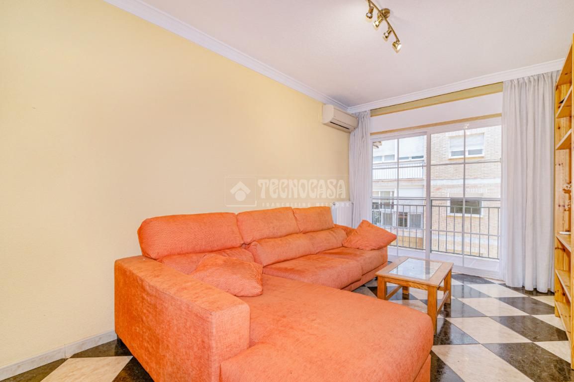 Living room of Flat for sale in  Granada Capital  with Heating and Balcony