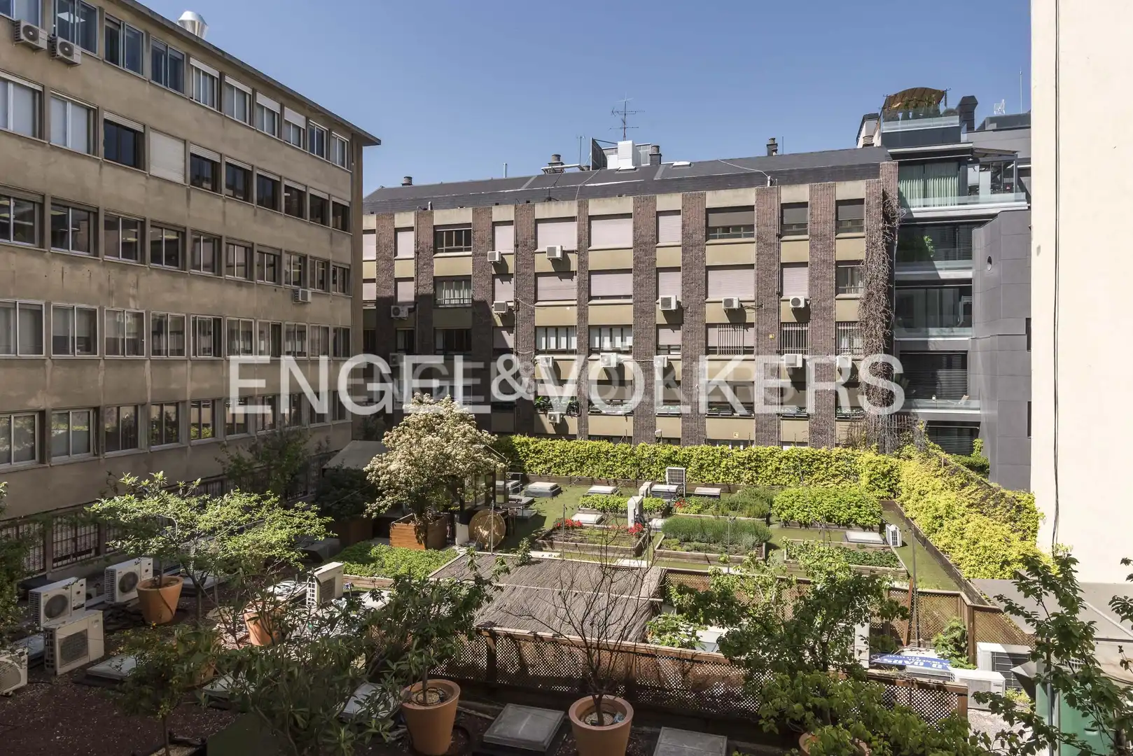Außenansicht von Wohnung zum Verkauf in Madrid mit Klimaanlage, Heizung und Möbliert
