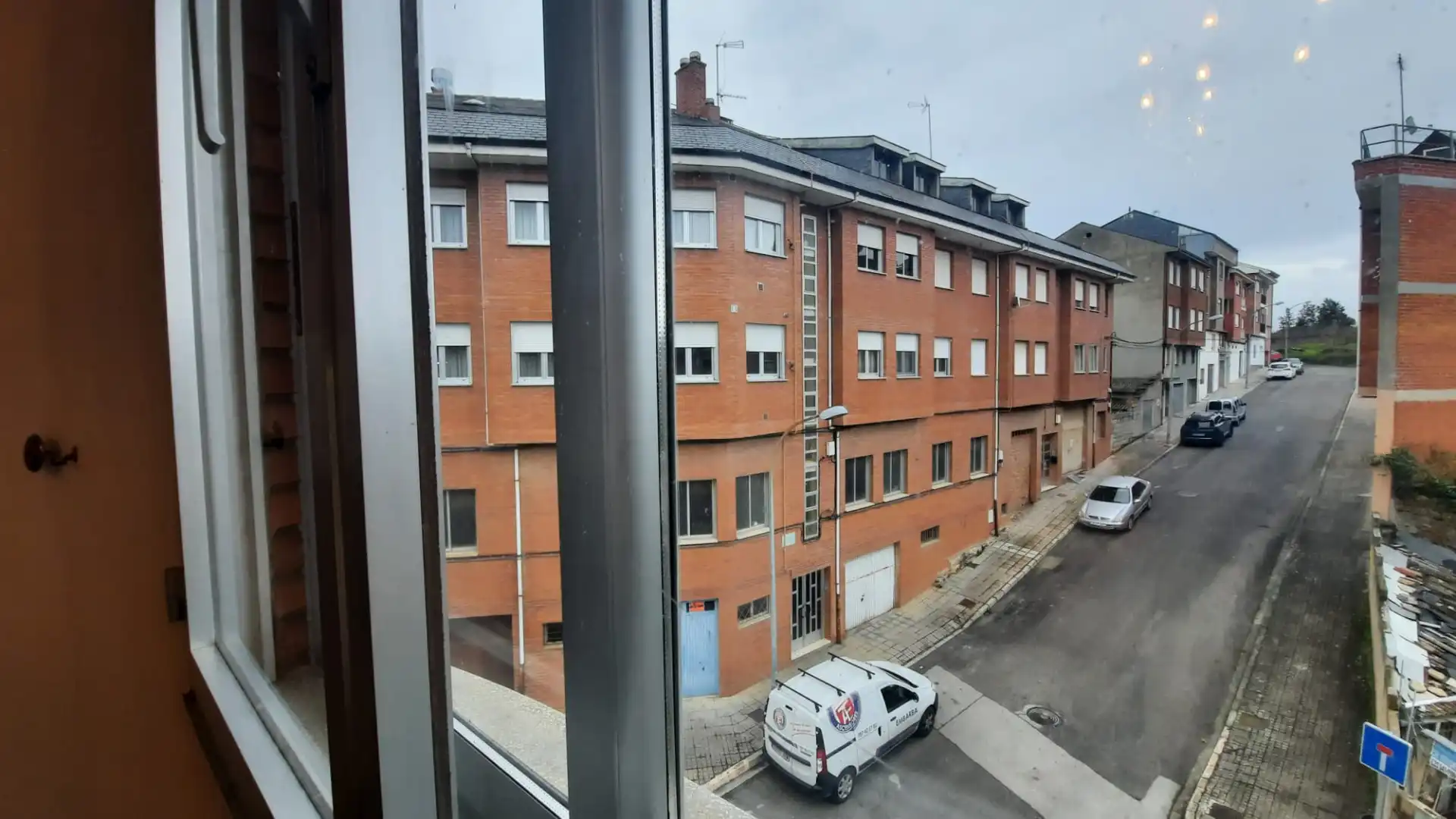 Vista exterior de Edifici en venda en Ponferrada
