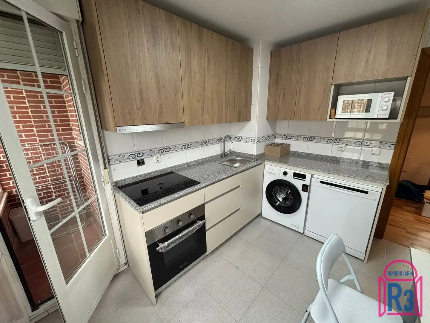 Cocina de Apartamento de alquiler en León Capital  con Calefacción, Terraza y Trastero