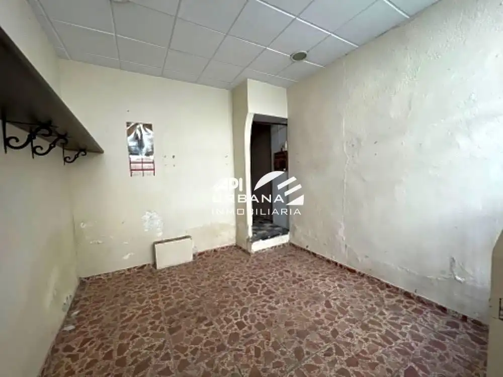 Commercial properties for sale in San Juan De Ávila, 4, Montilla