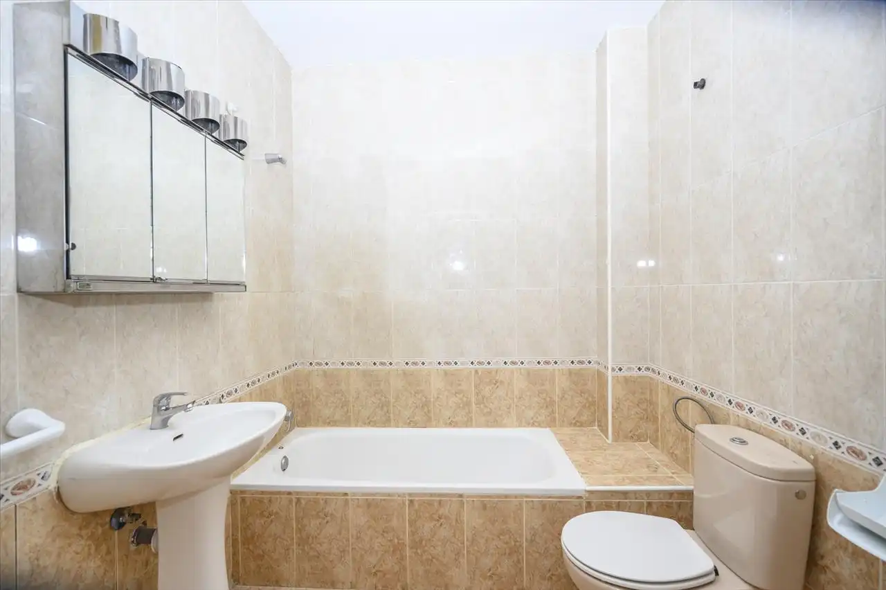 Baño de Casa adosada en venta en Almonacid de Toledo con Terraza y Trastero