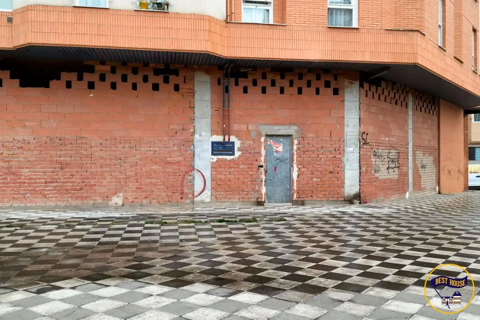 Vista exterior de Local de lloguer en Cuenca