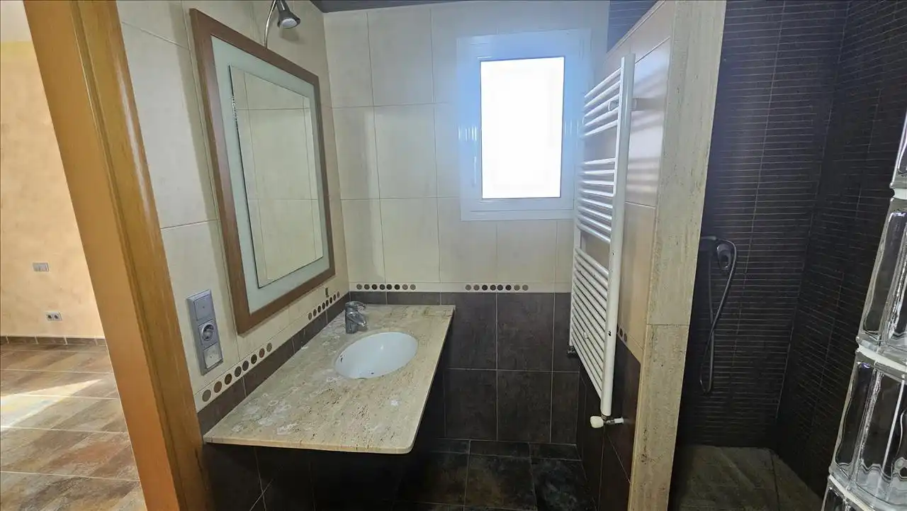 Baño de Apartamento en venta en Lloret de Mar con Aire acondicionado, Calefacción y Jardín privado