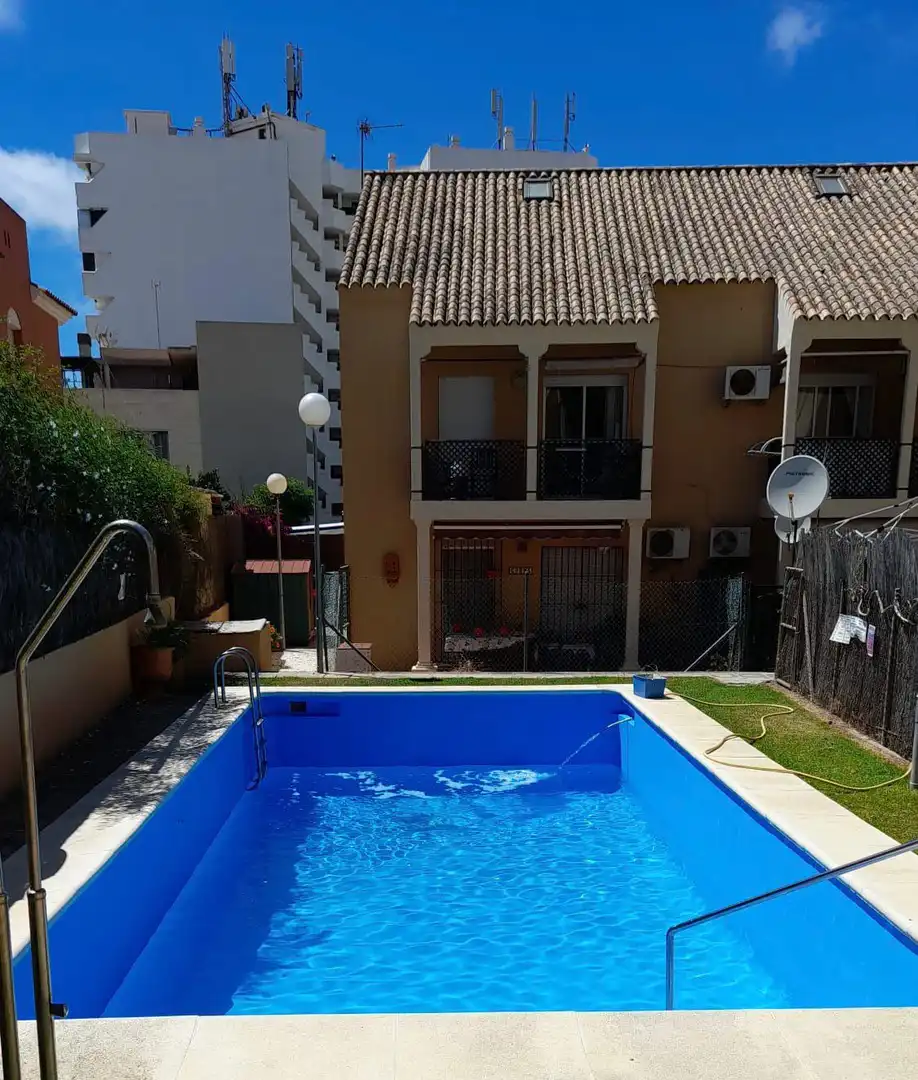 Schwimmbecken von Wohnung zur Miete in Vistahermosa - Fuentebravía