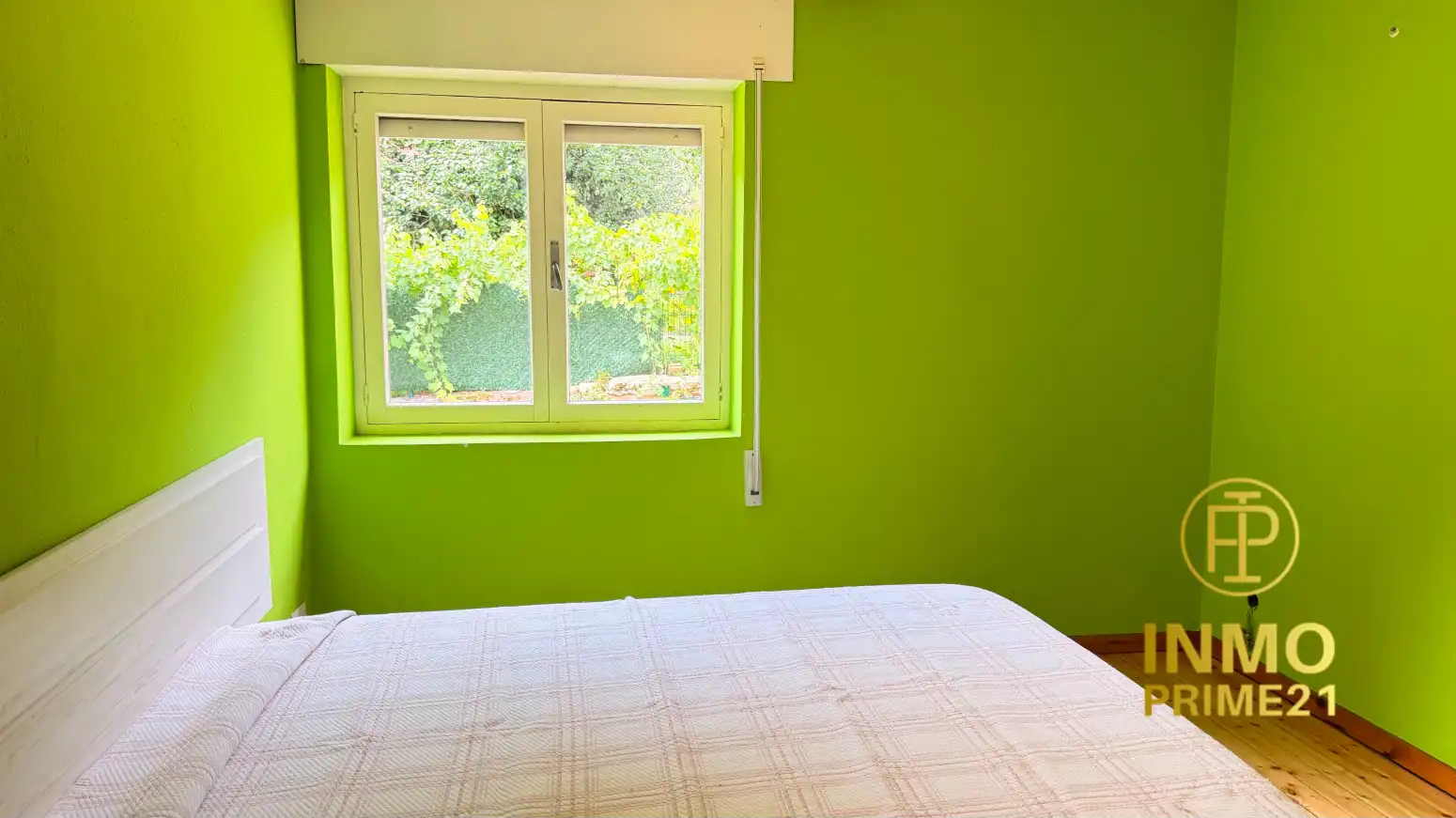 Habitación de Casa o chalet en venta en Corvera de Toranzo con Parquet y Balcón