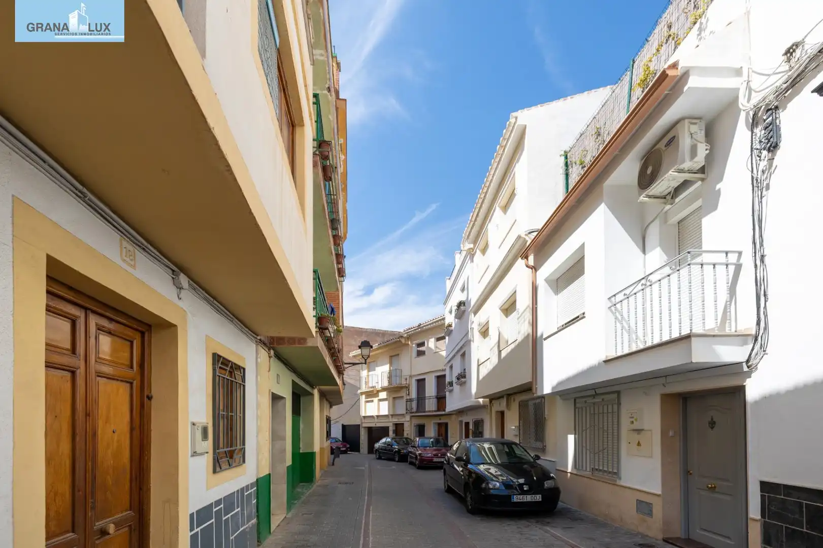 Vista exterior de Casa adosada en venda en Loja amb Aire condicionat, Calefacció i Parquet