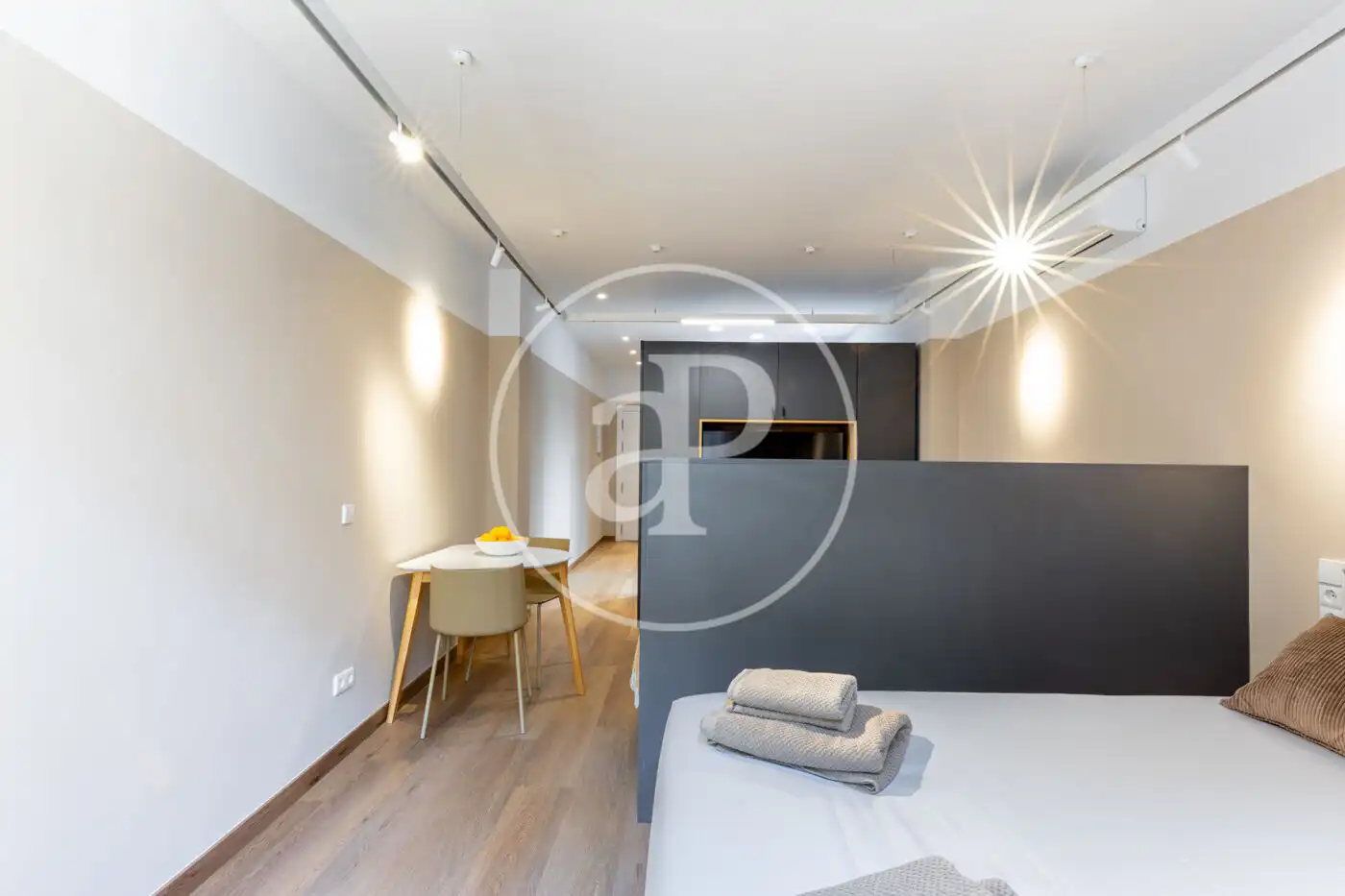 Habitación de Piso de alquiler en Valencia con Aire acondicionado, Calefacción y Amueblado