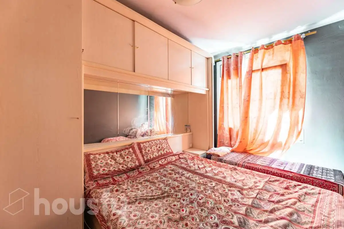 Habitación de Piso en venta en Barcelona con Aire acondicionado y Amueblado