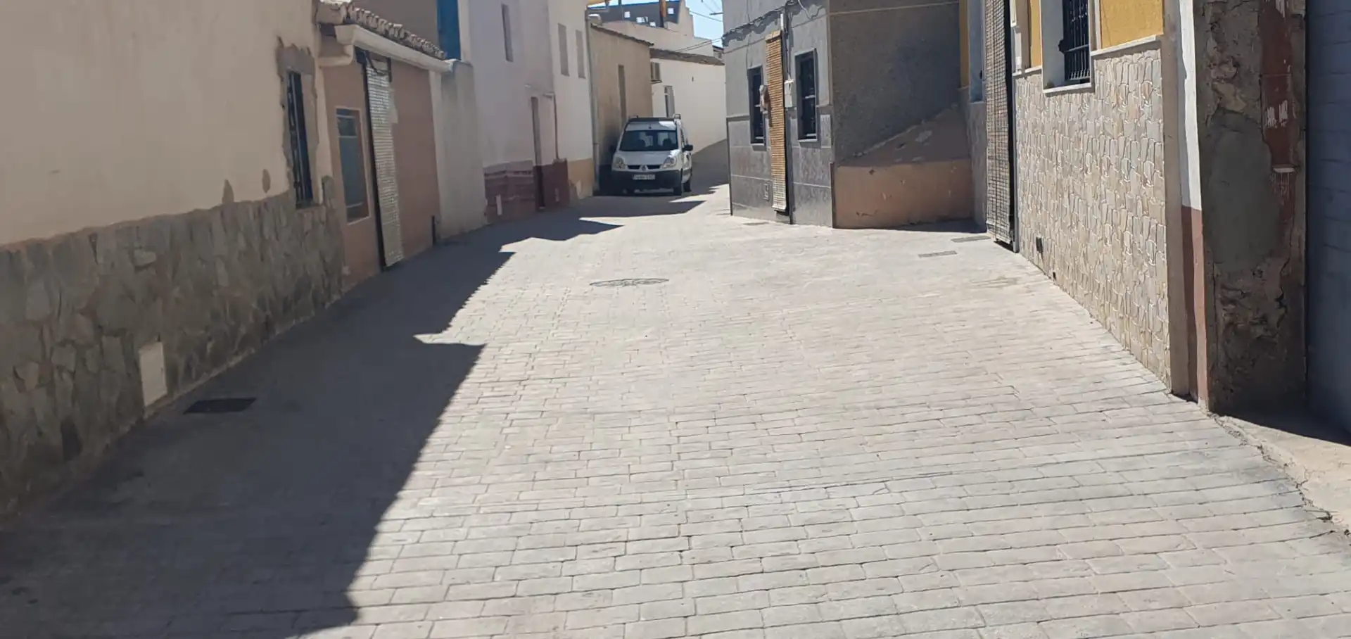 Aparcament de Casa adosada en venda en Sax amb Traster, Moblat i Forn