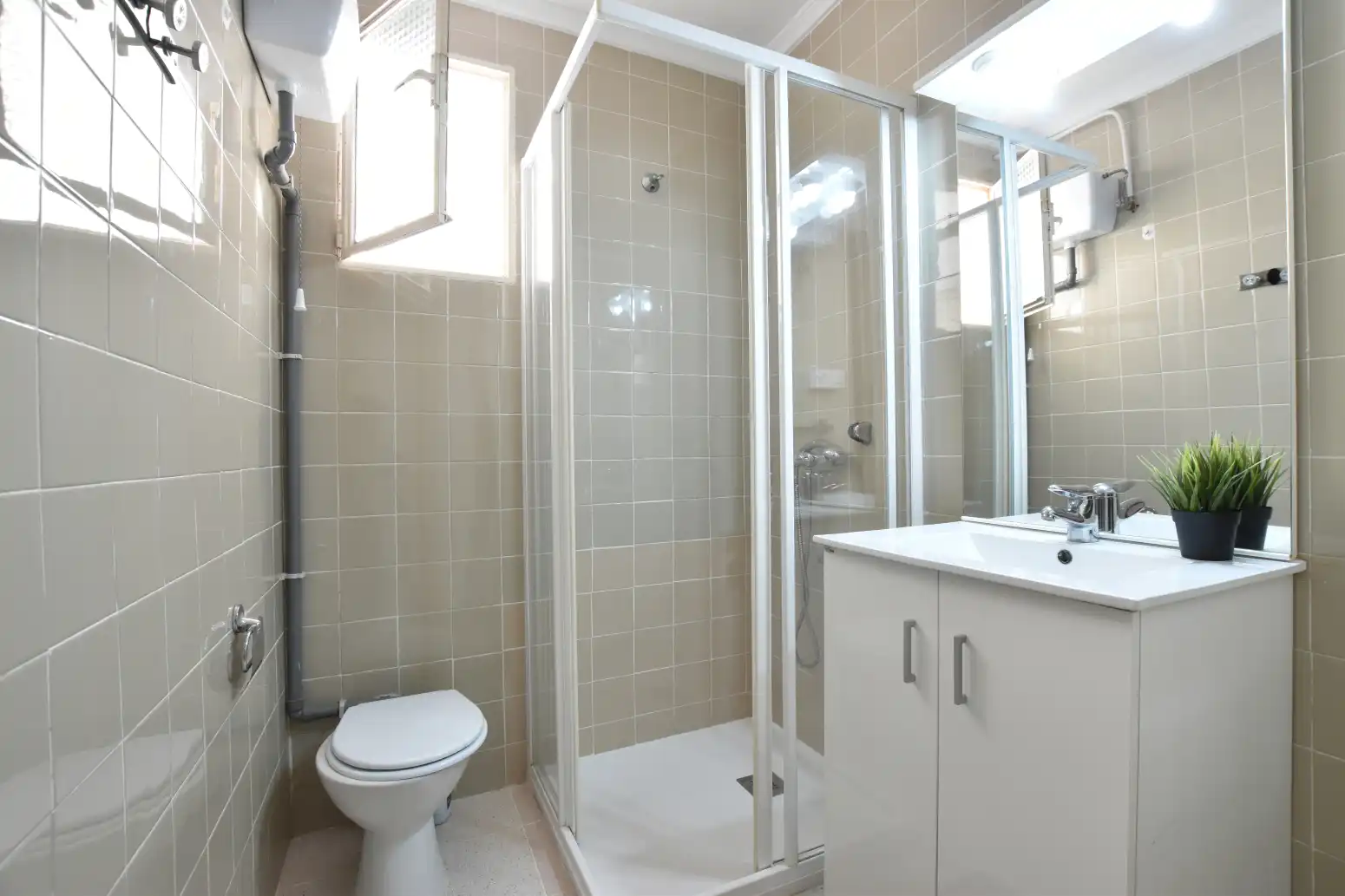 Baño de Piso en venta en Rafelbuñol / Rafelbunyol con Balcón