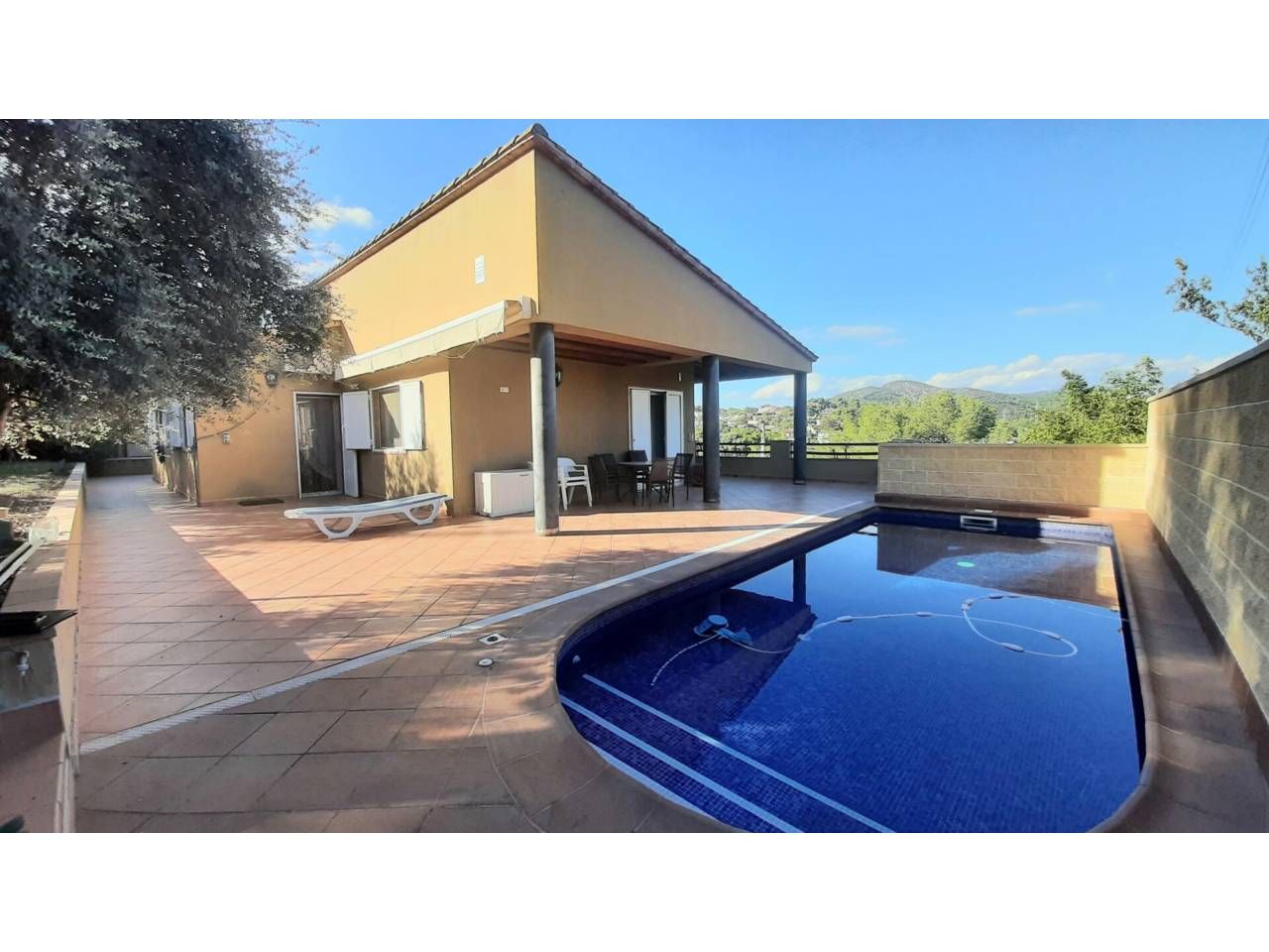 Swimming pool of House or chalet for sale in Cubelles  with Air Conditioner, Heating and Private garden