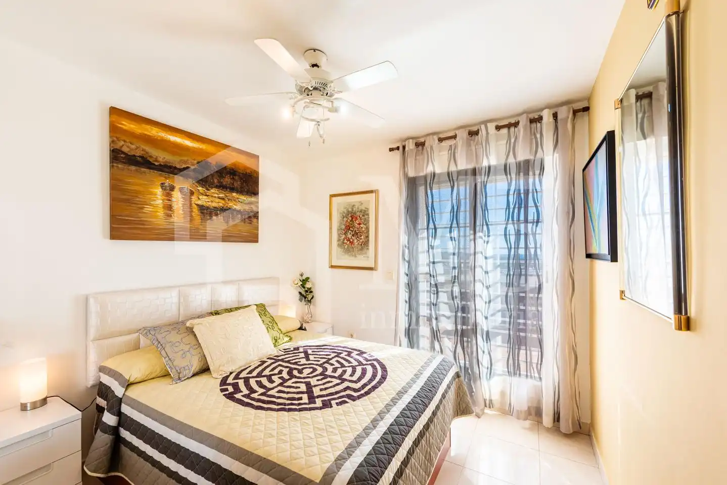 Schlafzimmer von Dachboden zum Verkauf in Vélez-Málaga mit Klimaanlage, Terrasse und Abstellraum