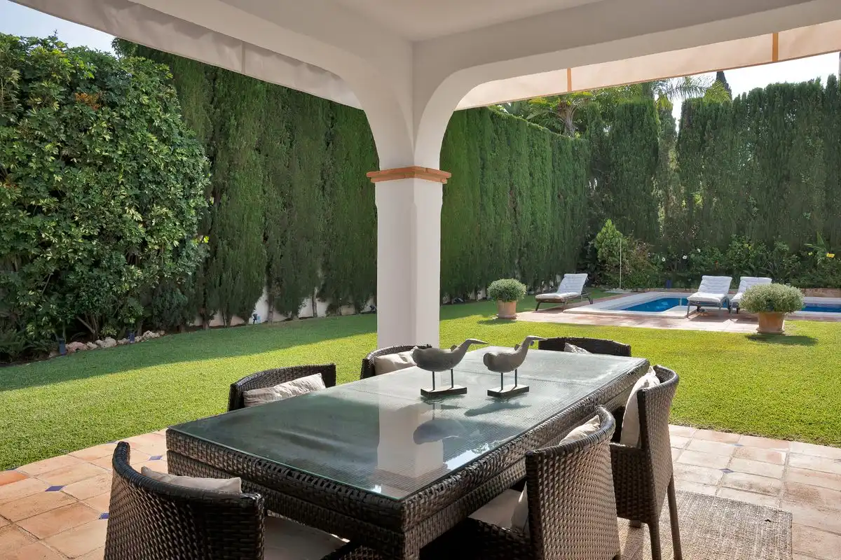 Terrassa de Casa o xalet en venda en Marbella amb Aire condicionat, Calefacció i Jardí privat