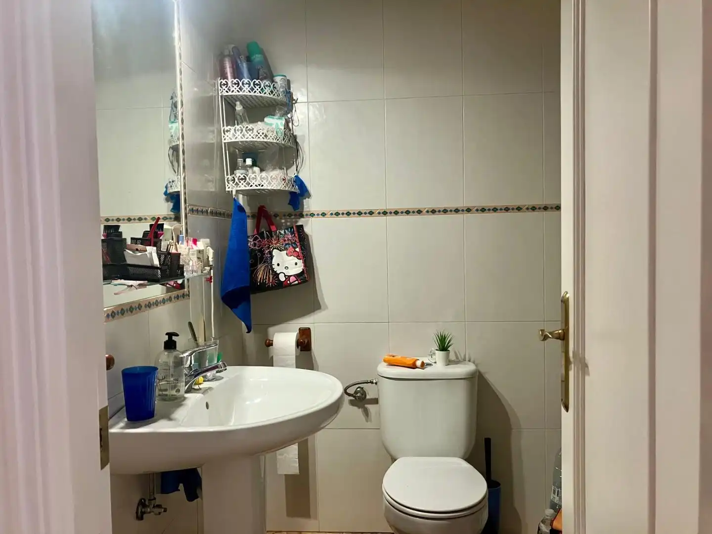 Badezimmer von Geschaftsraum zur Miete in Baeza mit Klimaanlage, Heizung und Möbliert