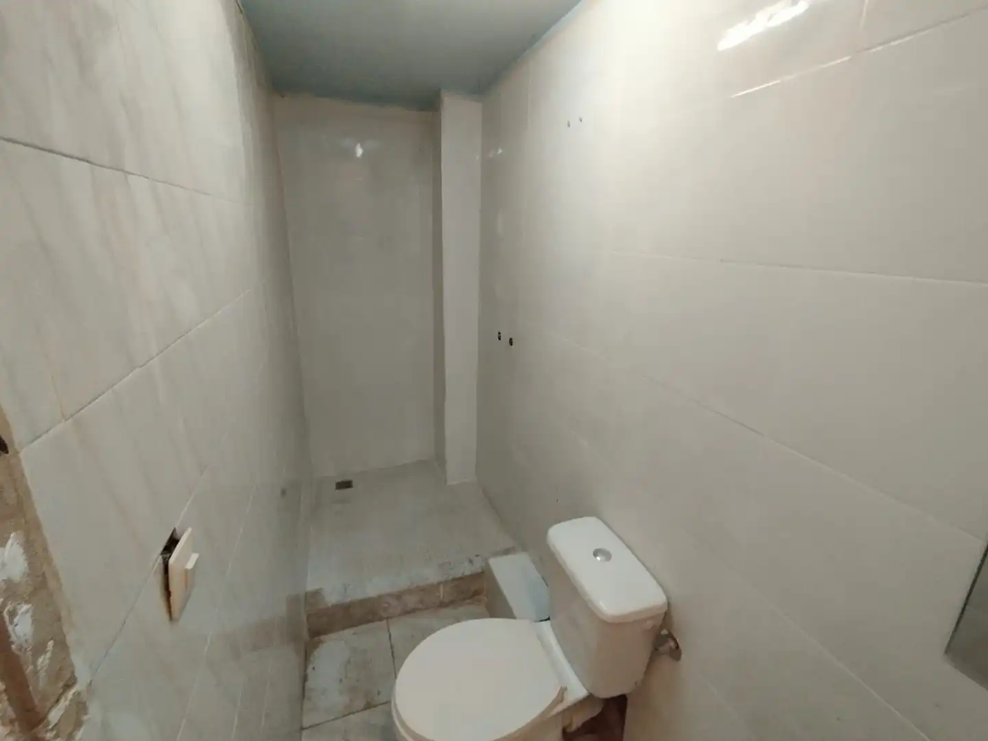 Baño de Local en venta en Cornellà de Llobregat