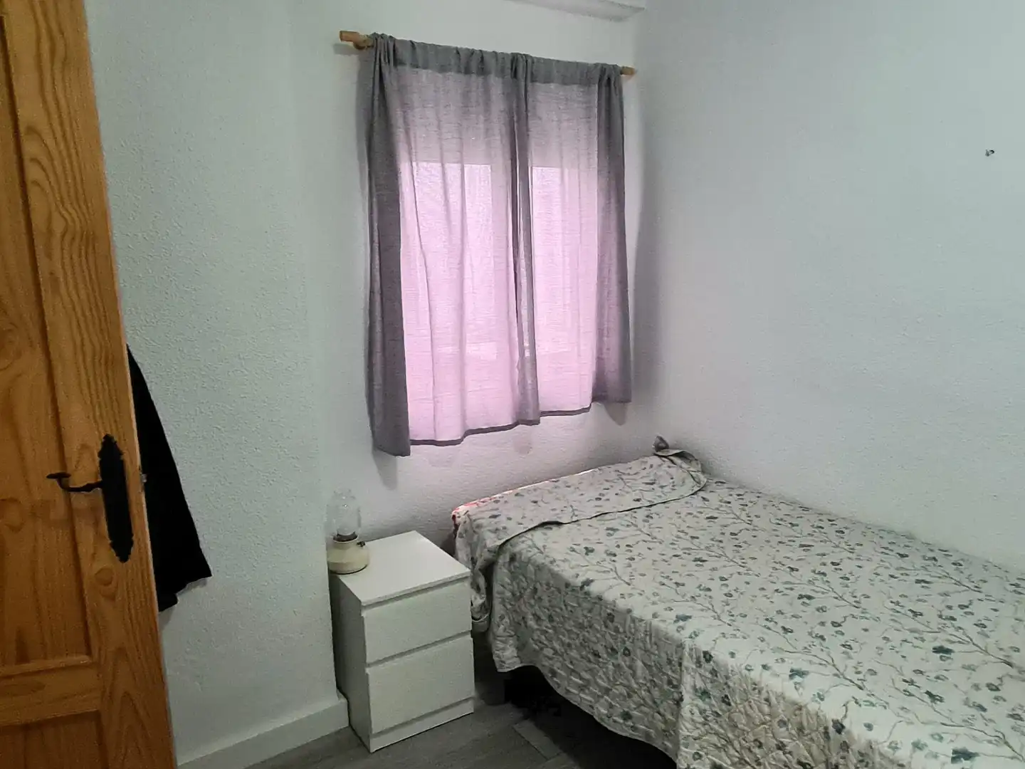 Bedroom of Flat for sale in Sevilla  with Air Conditioner