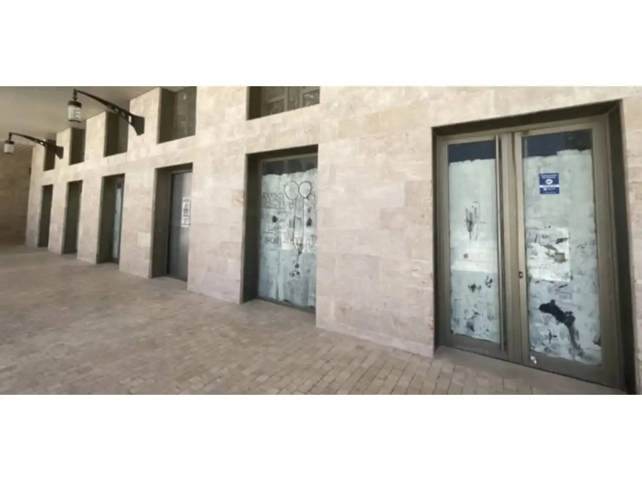 Vista exterior de Local en venda en Noblejas amb Alarma