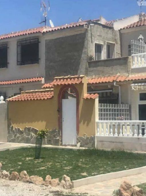 Vista exterior de Casa o xalet en venda en Orihuela
