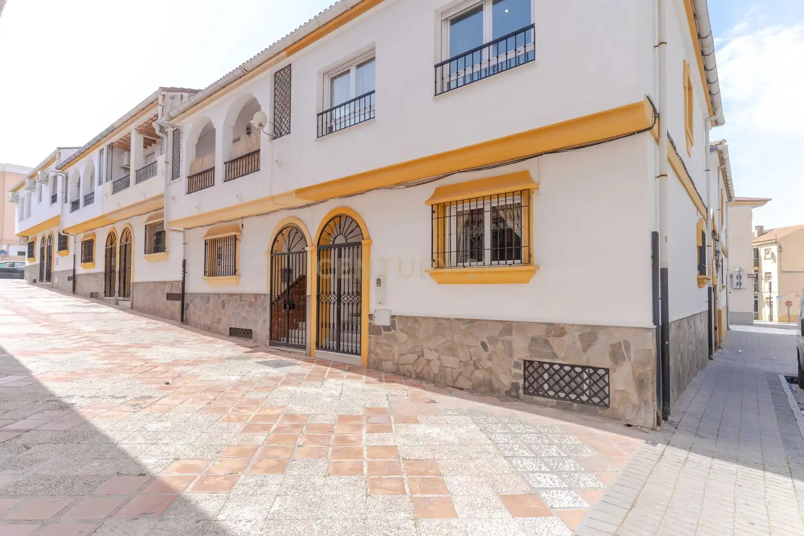 Vista exterior de Casa adosada en venda en Motril amb Aire condicionat, Forn i Rentadora