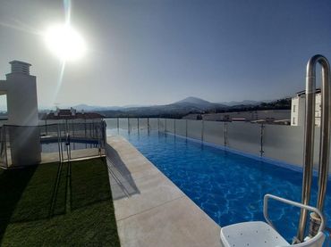 Pis amb piscina de lloguer a Calle Miguel Delibes