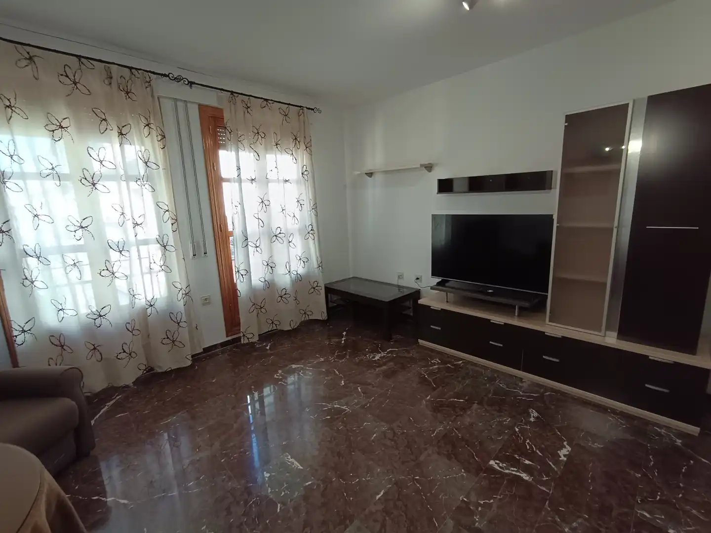 Sala d'estar de Pis de lloguer en Jaén amb Aire condicionat, Calefacció i Moblat