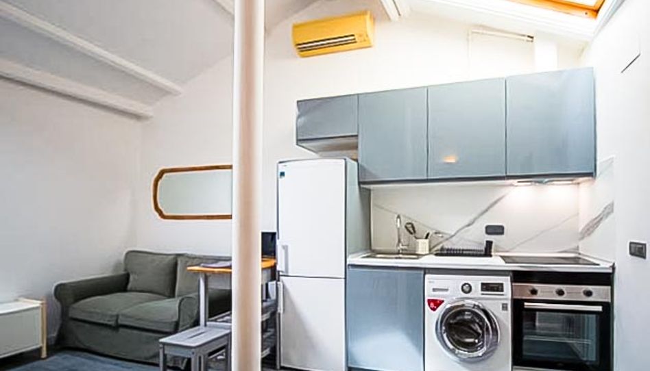 Apartamento de alquiler en Calle de la Palma, Universidad - Malasaña - Imagen 2