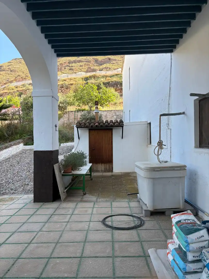 Vista exterior de Casa o xalet en venda en Berja amb Jardí privat, Terrassa i Moblat