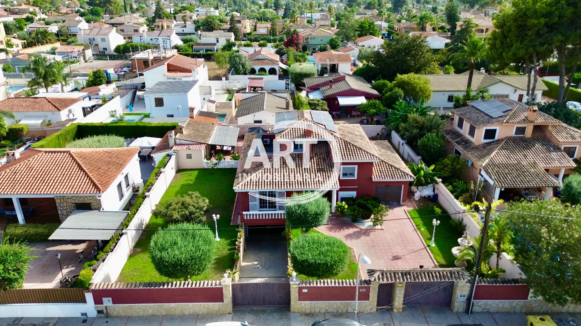 House with pool for sale in Pueblo