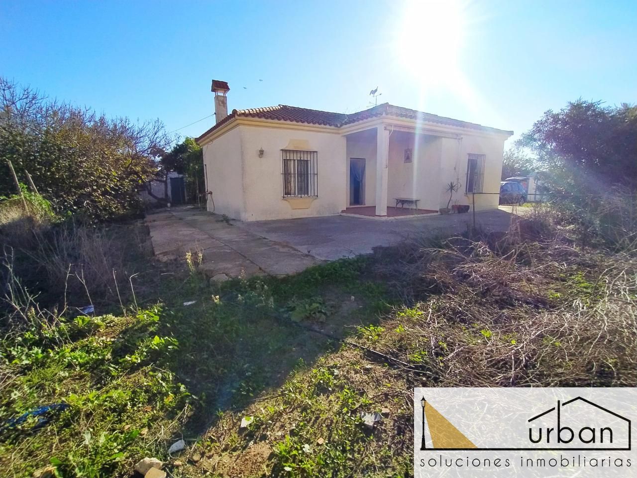 Vista exterior de Finca rústica en venda en Chipiona amb Jardí privat