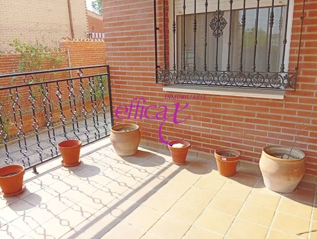 Jardí de Casa o xalet en venda en Alcabón amb Aire condicionat i Calefacció