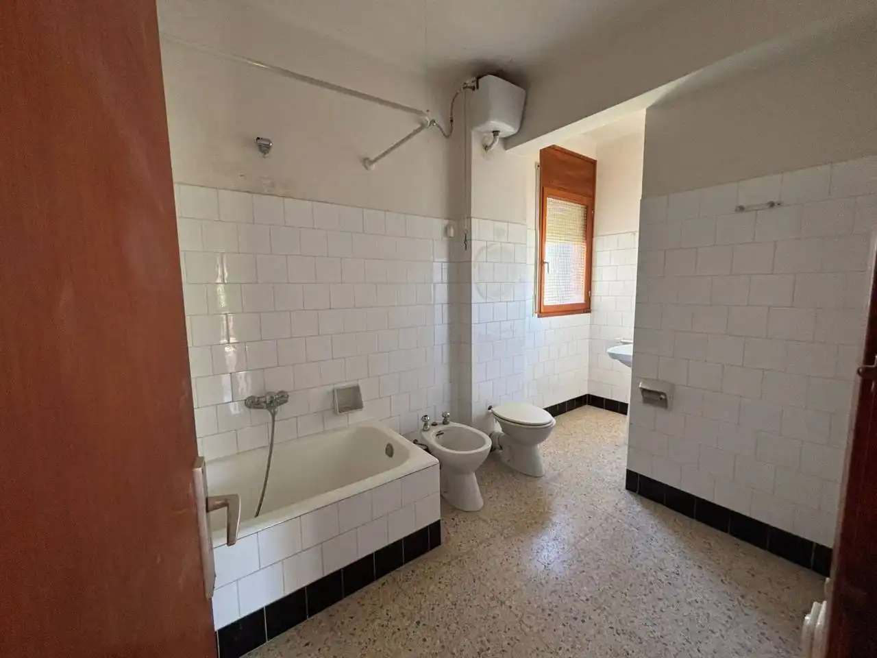 Bany de Casa o xalet en venda en La Llacuna amb Jardí privat
