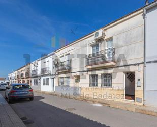 Vista exterior de Casa adosada en venda en Guadiana amb Aire condicionat, Calefacció i Traster