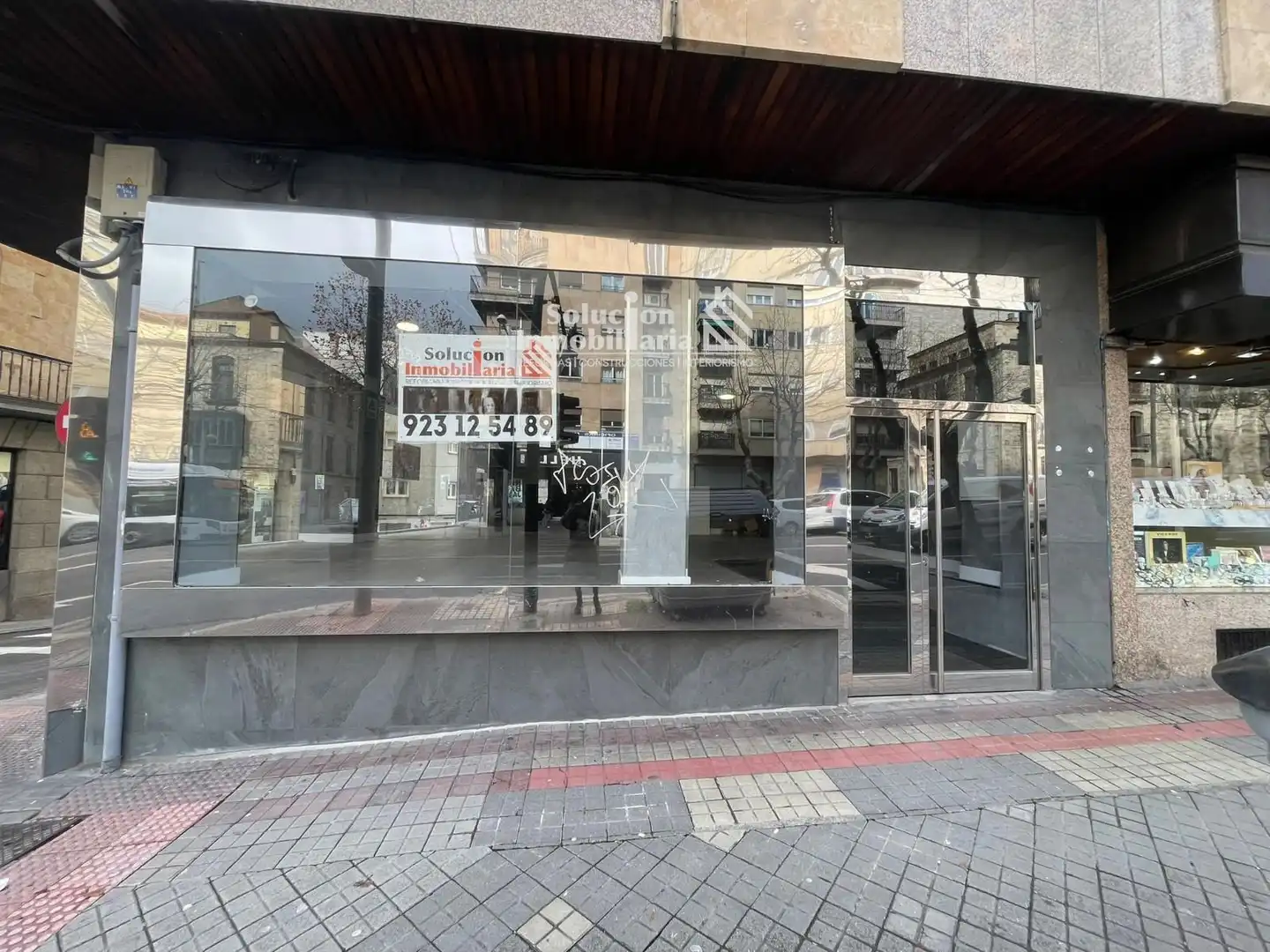 Vista exterior de Local de lloguer en Salamanca