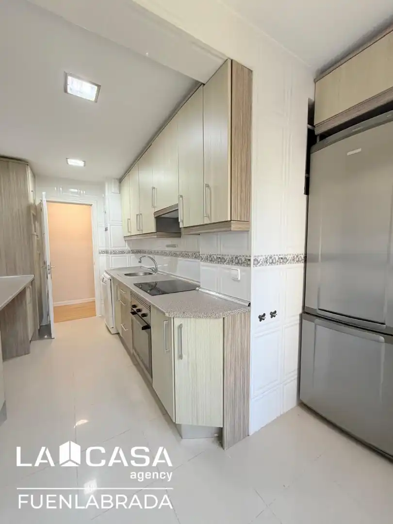 Kitchen of Flat for sale in Fuenlabrada  with Oven and Washing machine