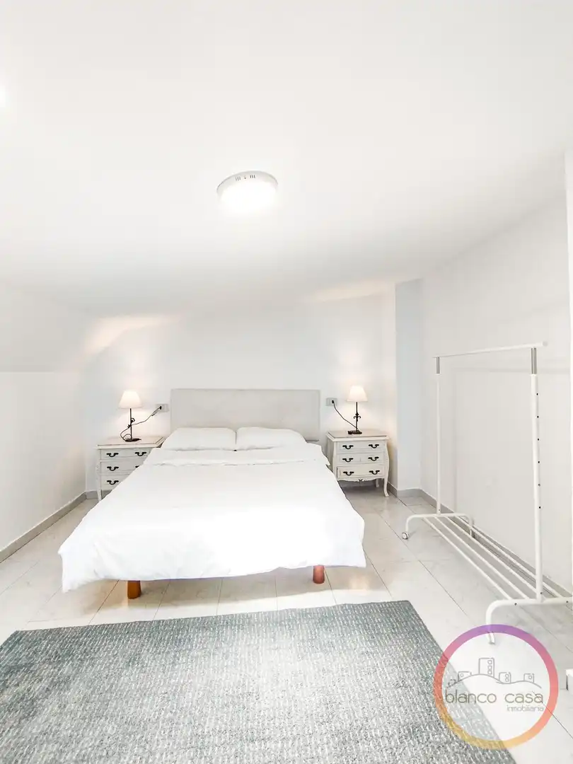 Schlafzimmer von Wohnung zur Miete in Fisterra mit Heizung und Möbliert