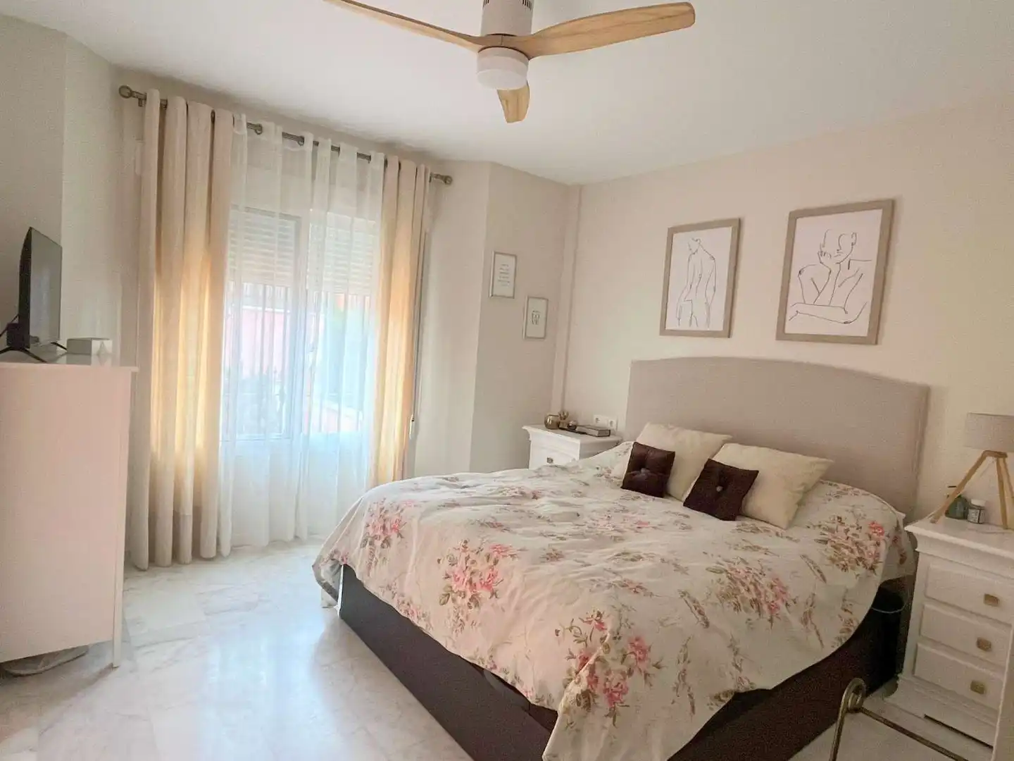 Habitación de Casa adosada en venta en Vélez-Málaga con Terraza y Piscina