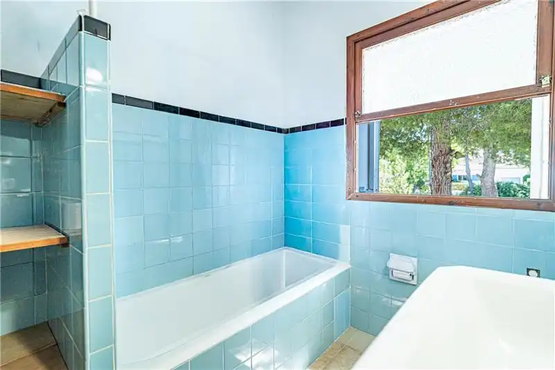 Badezimmer von Haus oder Chalet zum Verkauf in Calvià mit Privatgarten, Terrasse und Schwimmbad