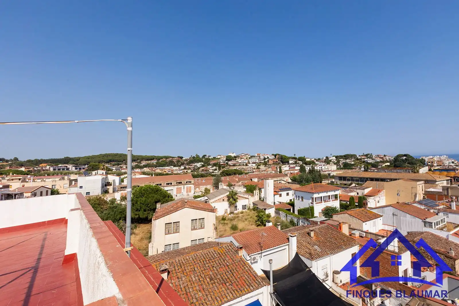 Vista exterior de Piso en venta en Canet de Mar con Calefacción