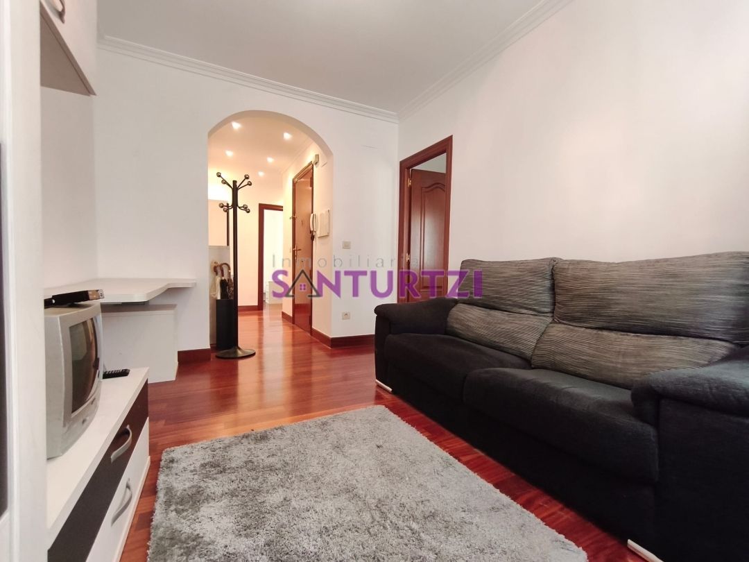Living room of Flat for sale in Santurtzi   with Heating and Furnished